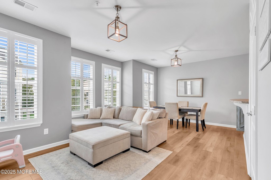 Tinton Falls, New Jersey, 07753, United States, 2 Bedrooms Bedrooms, ,2.5 BathroomsBathrooms,Residential,Forsale,1994029