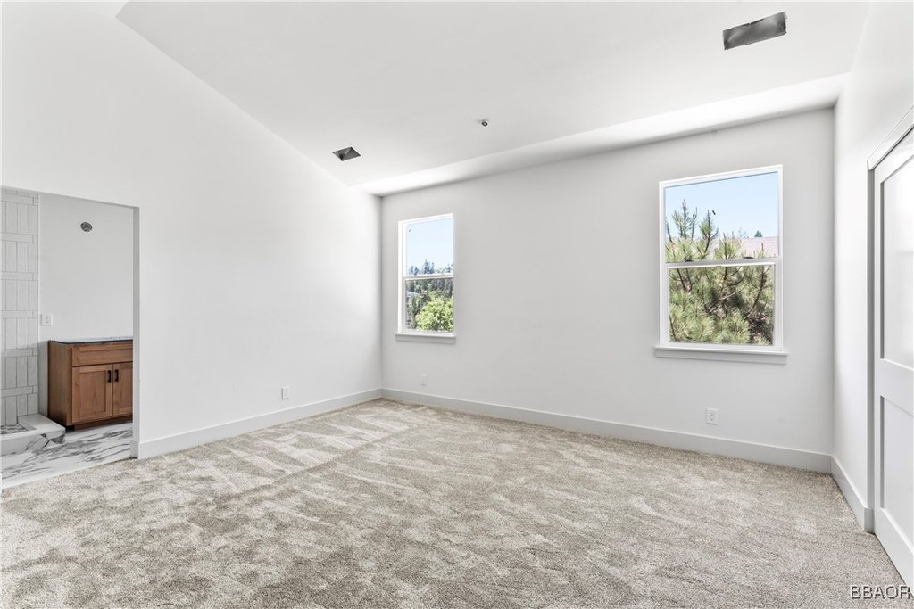 Lake Arrowhead, California, 92352, United States, 3 Bedrooms Bedrooms, ,4 BathroomsBathrooms,Residential,Forsale,1886286