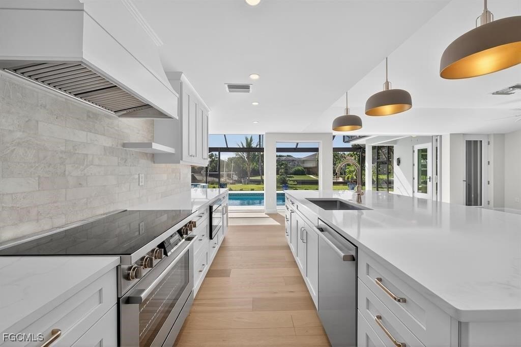 Sanibel, Florida, 33957, United States, 4 Bedrooms Bedrooms, ,3 BathroomsBathrooms,Residential,Forsale,1971925