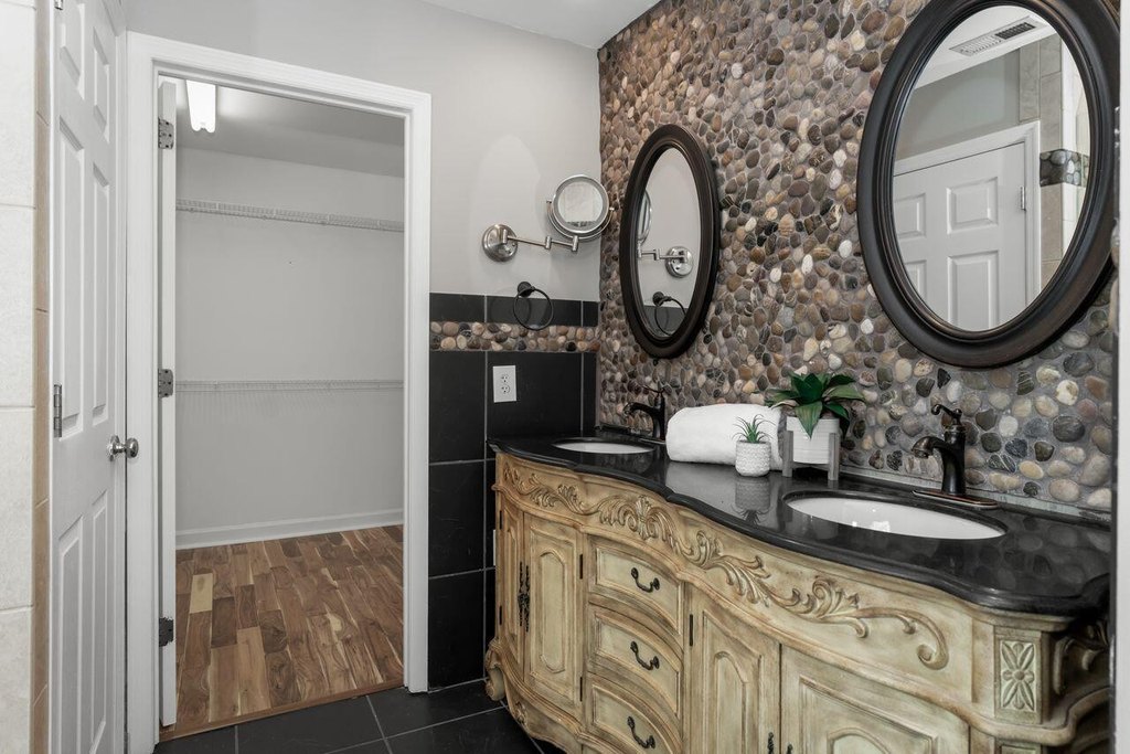 Signal Mountain, Tennessee, 37377, United States, 4 Bedrooms Bedrooms, ,2.5 BathroomsBathrooms,Residential,Forsale,1946776