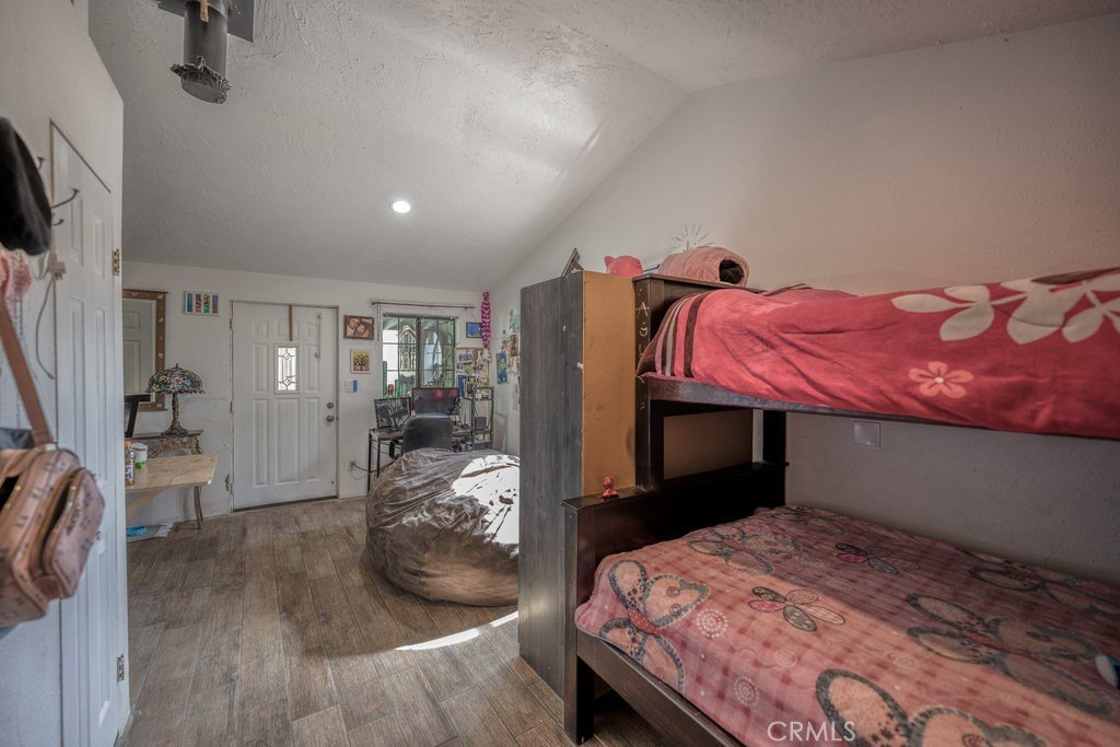 Agua Dulce, California, 91390, United States, 2 Bedrooms Bedrooms, ,4 BathroomsBathrooms,Residential,Forsale,2004098