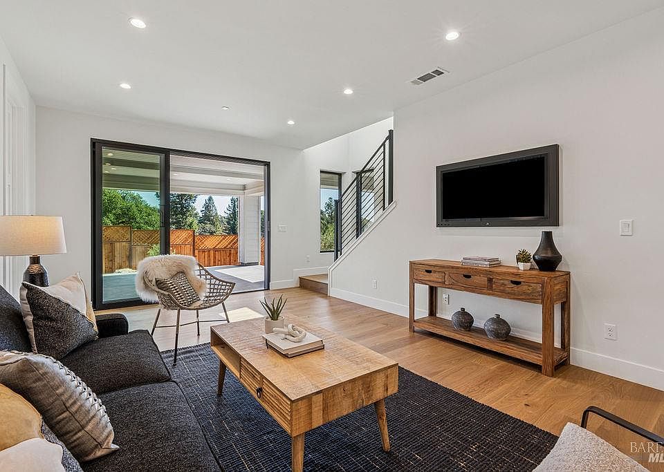 Santa Rosa, California, 95403, United States, 4 Bedrooms Bedrooms, ,4 BathroomsBathrooms,Residential,Forsale,1985927