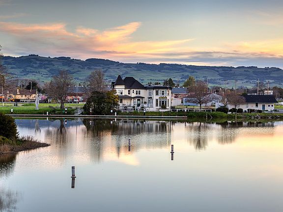 Petaluma, California, 94952, United States, 4 Bedrooms Bedrooms, ,3 BathroomsBathrooms,Residential,Forsale,1985922