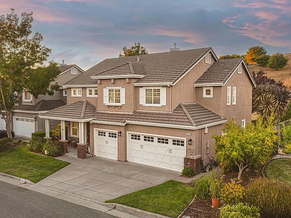 Petaluma, California, 94952, United States, 4 Bedrooms Bedrooms, ,3 BathroomsBathrooms,Residential,Forsale,1985922