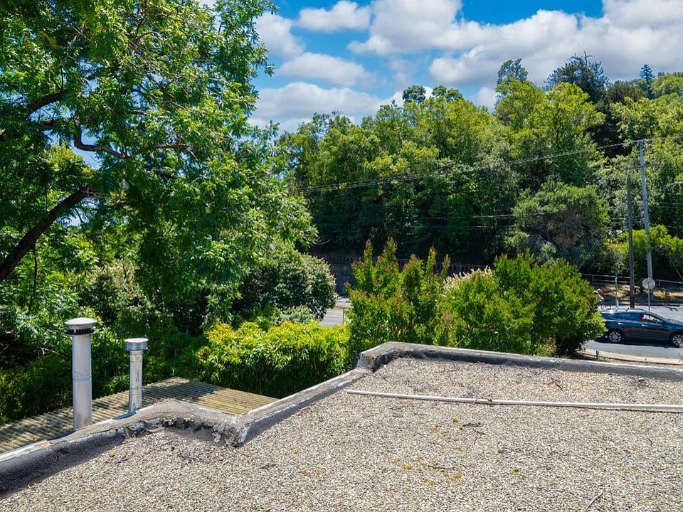 San Anselmo, California, 94960, United States, 2 Bedrooms Bedrooms, ,2 BathroomsBathrooms,Residential,Forsale,1985926