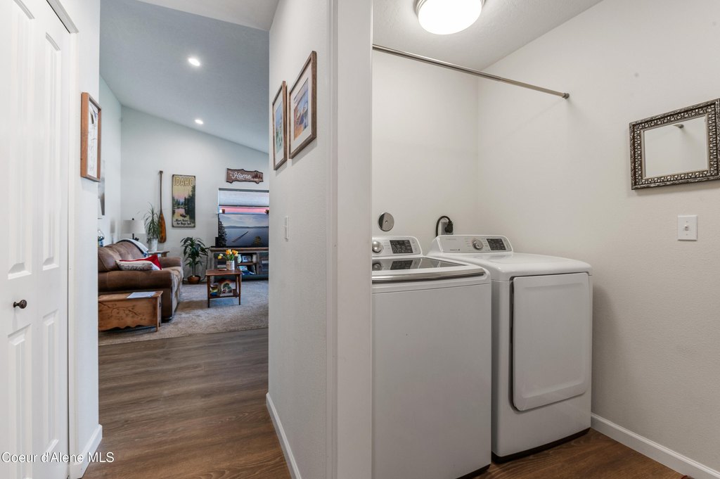 Sandpoint, Idaho, 83864, United States, 3 Bedrooms Bedrooms, ,2 BathroomsBathrooms,Residential,Forsale,1946335