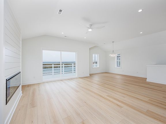 North Wildwood, New Jersey, 08260, United States, 4 Bedrooms Bedrooms, ,3 BathroomsBathrooms,Residential,Forsale,1967263