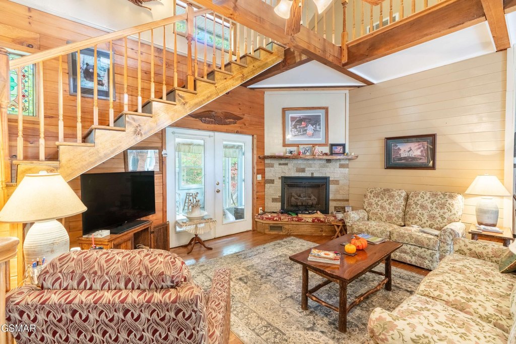 Sevierville, Tennessee, 37876, United States, 4 Bedrooms Bedrooms, ,2.5 BathroomsBathrooms,Residential,Forsale,1999448