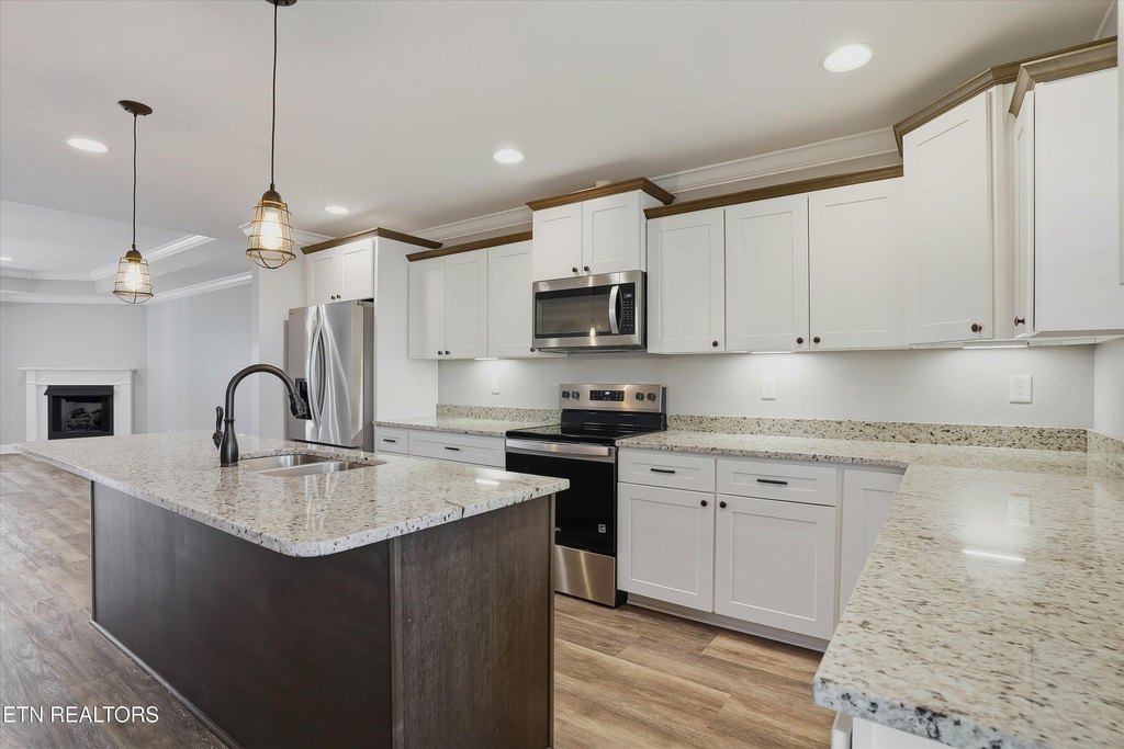 Maryville, Tennessee, 37804, United States, 4 Bedrooms Bedrooms, ,3 BathroomsBathrooms,Residential,Forsale,1973596