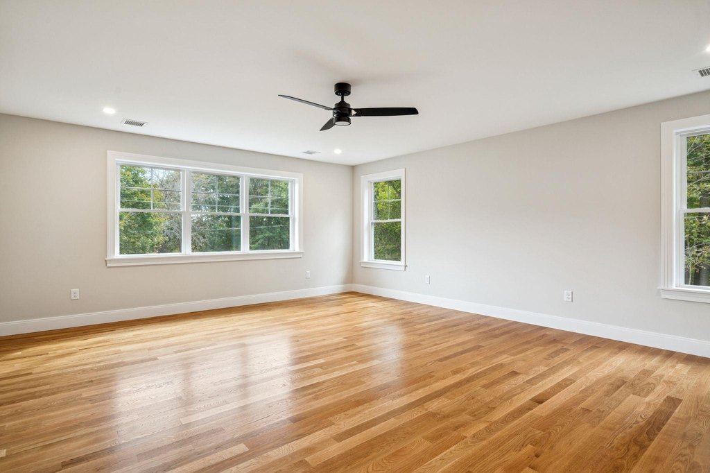 Portsmouth, New Hampshire, 03801, United States, 4 Bedrooms Bedrooms, ,2.5 BathroomsBathrooms,Residential,Forsale,2002371