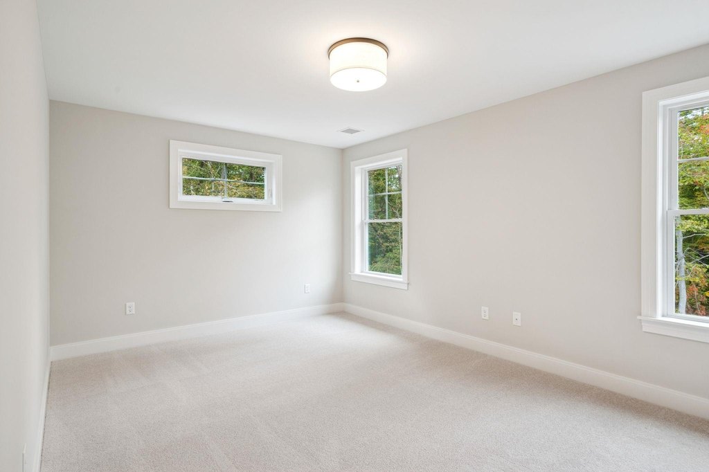 Portsmouth, New Hampshire, 03801, United States, 4 Bedrooms Bedrooms, ,2.5 BathroomsBathrooms,Residential,Forsale,2002371