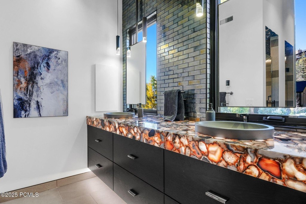 Park City, Utah, 84060, United States, 5 Bedrooms Bedrooms, ,4.5 BathroomsBathrooms,Residential,Forsale,2004724