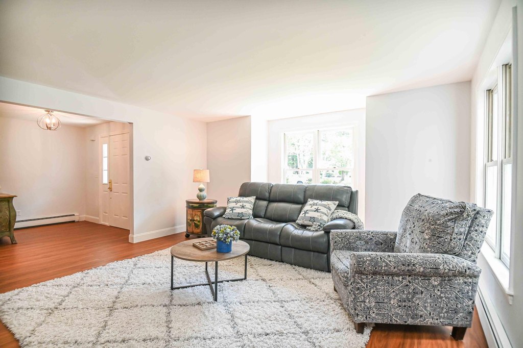 York, Maine, 03909, United States, 3 Bedrooms Bedrooms, ,3 BathroomsBathrooms,Residential,Forsale,1968210