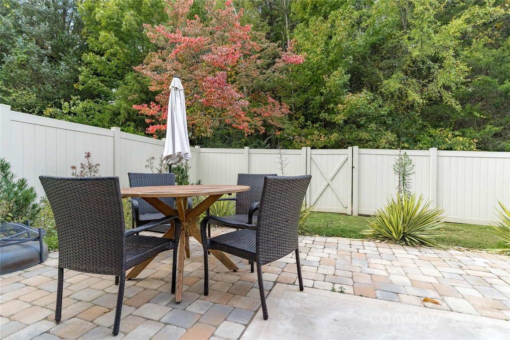 Mooresville, North Carolina, 28117, United States, 3 Bedrooms Bedrooms, ,2.5 BathroomsBathrooms,Residential,Forsale,2004566