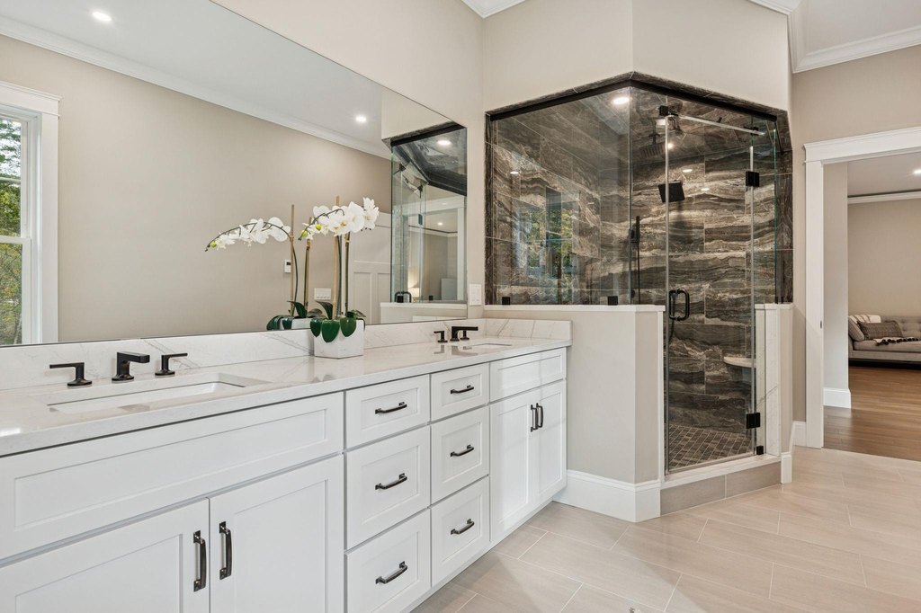 Newington, New Hampshire, 03801, United States, 4 Bedrooms Bedrooms, ,4.5 BathroomsBathrooms,Residential,Forsale,2002401