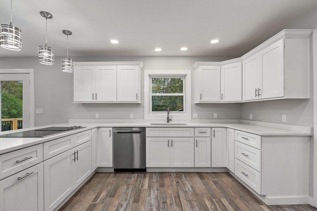 Cookeville, Tennessee, 38501, United States, 3 Bedrooms Bedrooms, ,3 BathroomsBathrooms,Residential,Forsale,1996597