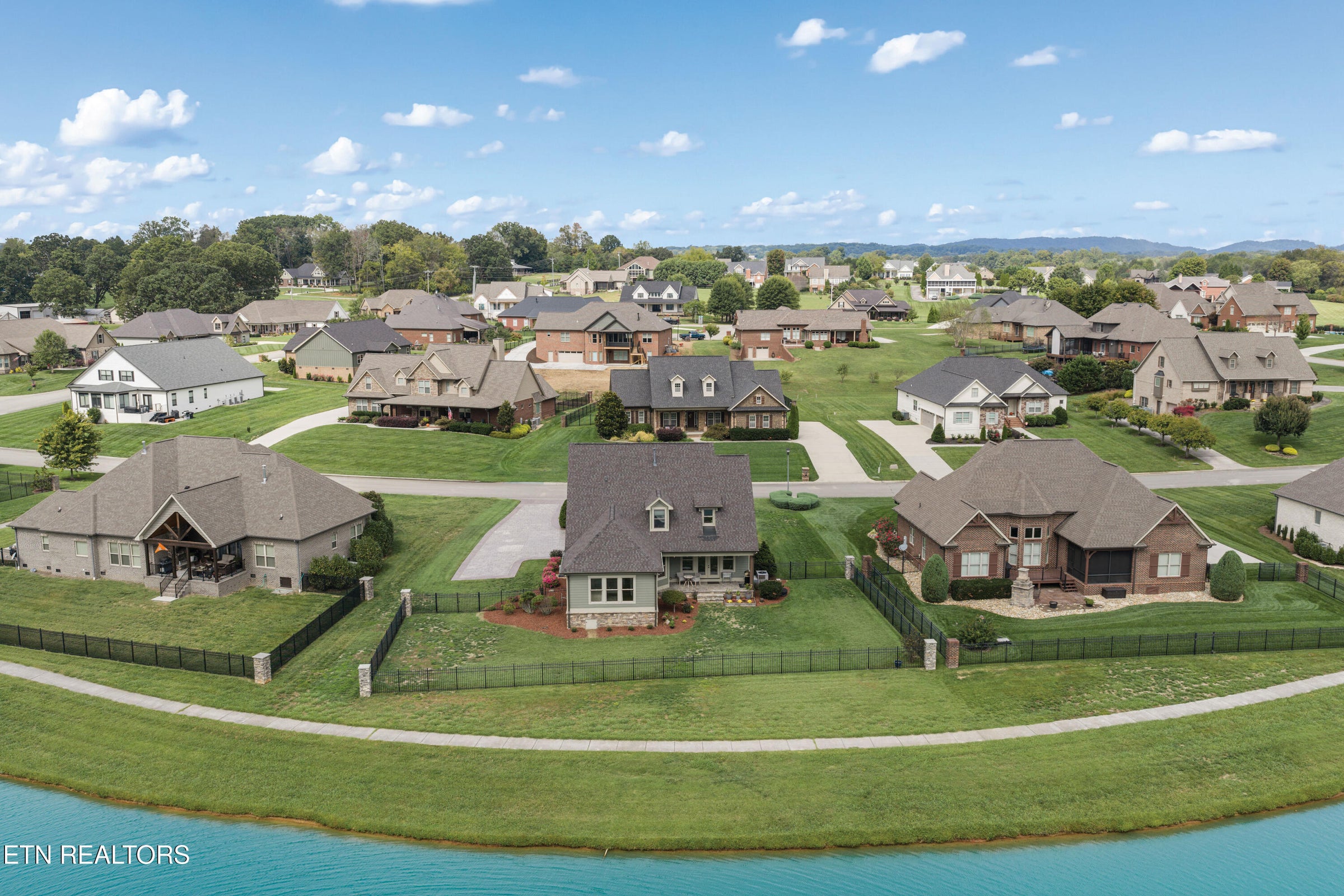 Maryville, Tennessee, 37804, United States, 4 Bedrooms Bedrooms, ,2 BathroomsBathrooms,Residential,Forsale,1973599