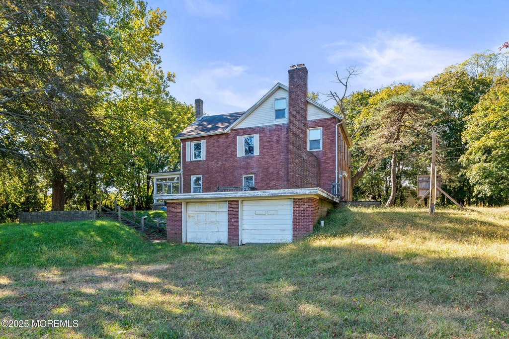 Eatontown, New Jersey, 07724, United States, 4 Bedrooms Bedrooms, ,2 BathroomsBathrooms,Residential,Forsale,1984569