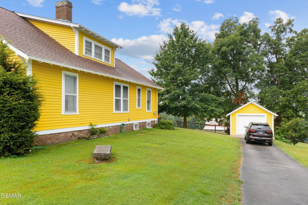 Dandridge, Tennessee, 37725, United States, 3 Bedrooms Bedrooms, ,2 BathroomsBathrooms,Residential,Forsale,1988735