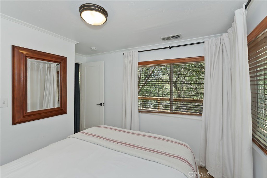 Lake Arrowhead, California, 92352, United States, 4 Bedrooms Bedrooms, ,2 BathroomsBathrooms,Residential,Forsale,1934027