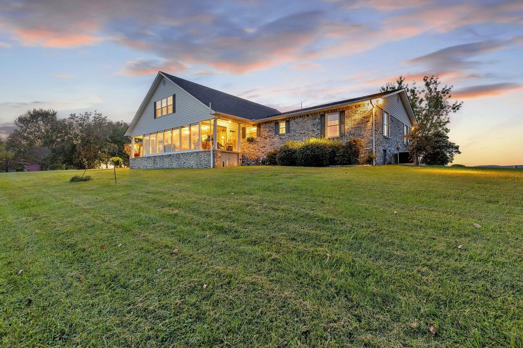 Sneedville, Tennessee, 37869, United States, 4 Bedrooms Bedrooms, ,3 BathroomsBathrooms,Residential,Forsale,1988736