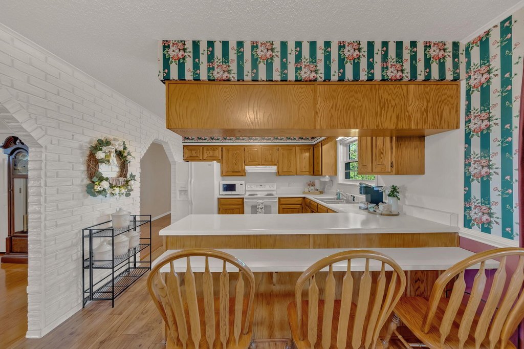 Sneedville, Tennessee, 37869, United States, 4 Bedrooms Bedrooms, ,3 BathroomsBathrooms,Residential,Forsale,1988736