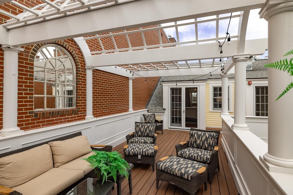 Portsmouth, New Hampshire, 03801, United States, 8 Bedrooms Bedrooms, ,8.5 BathroomsBathrooms,Residential,Forsale,2002395