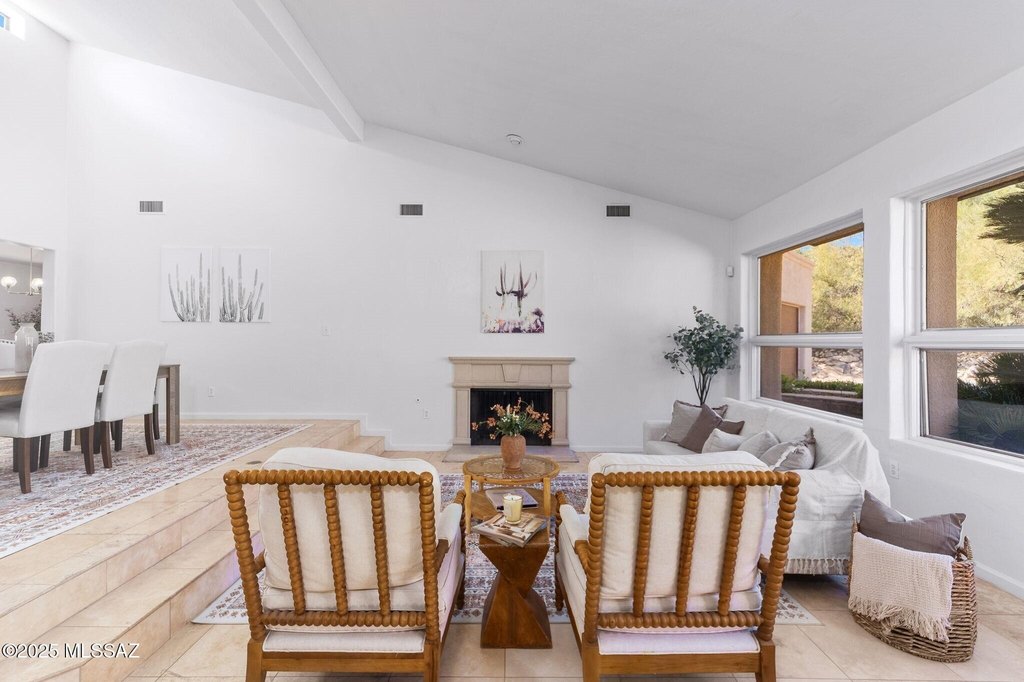 Tucson, Arizona, 85718, United States, 4 Bedrooms Bedrooms, ,3 BathroomsBathrooms,Residential,Forsale,1990373