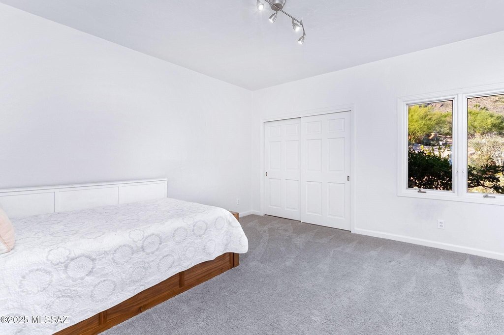 Tucson, Arizona, 85718, United States, 4 Bedrooms Bedrooms, ,3 BathroomsBathrooms,Residential,Forsale,1990373