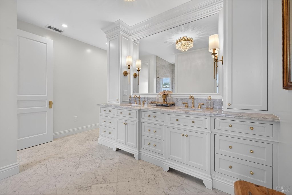 Santa Rosa, California, 95403, United States, 5 Bedrooms Bedrooms, ,4 BathroomsBathrooms,Residential,Forsale,2014494