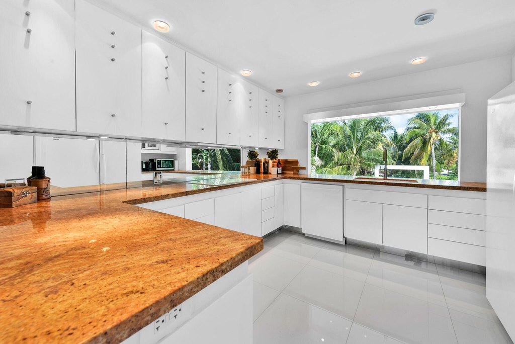 Key Largo, Florida, 33037, United States, 3 Bedrooms Bedrooms, ,3 BathroomsBathrooms,Residential,Forsale,2011106