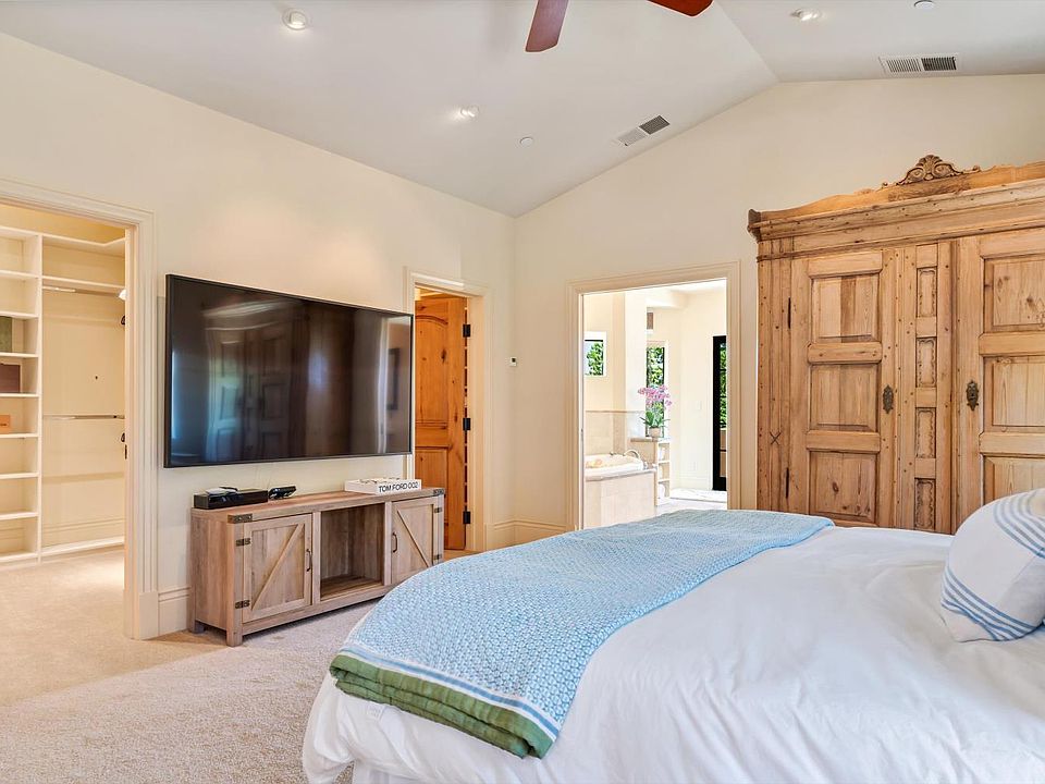 Healdsburg, California, 95448, United States, 3 Bedrooms Bedrooms, ,3.5 BathroomsBathrooms,Residential,Forsale,2014497