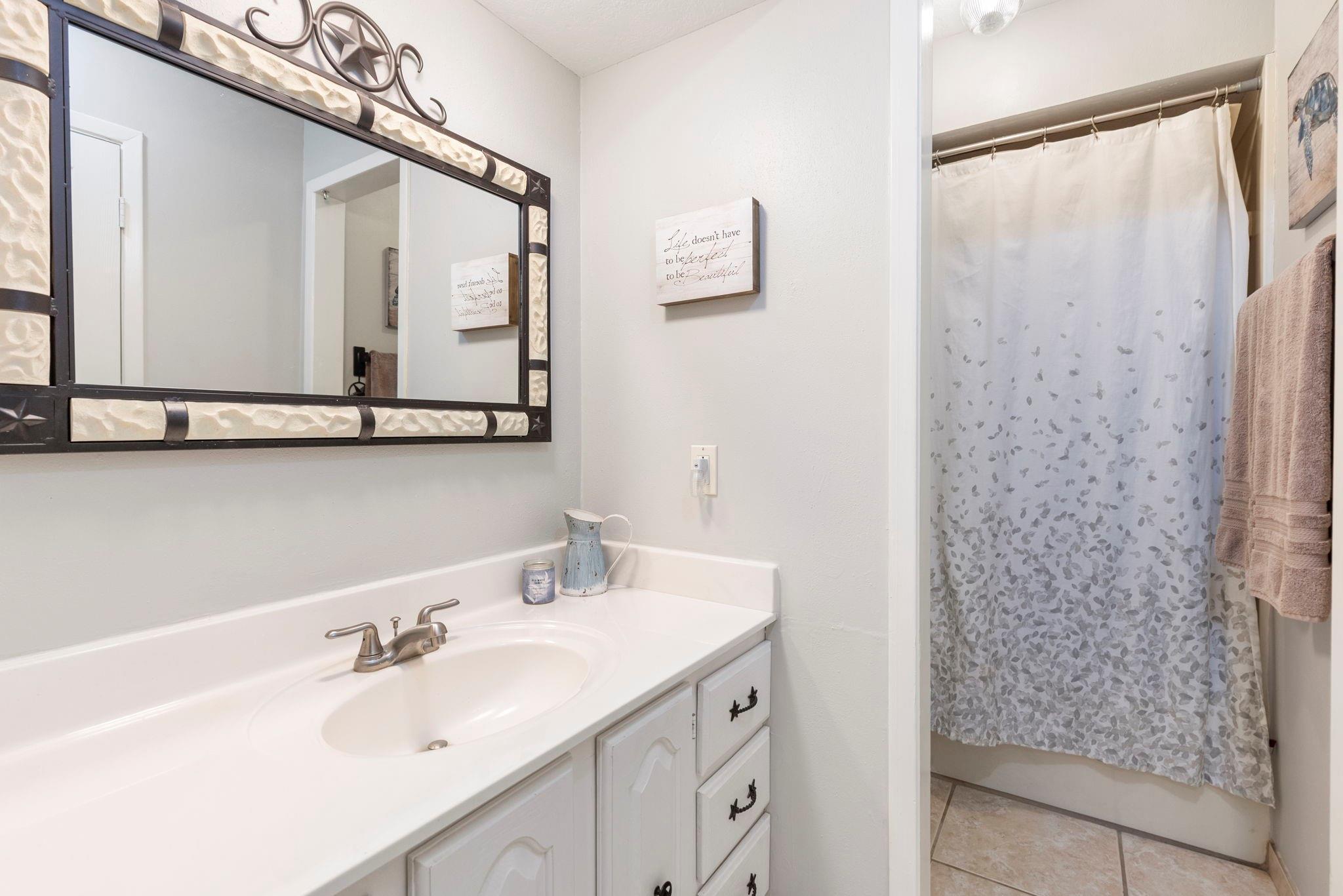 Huntsville, Texas, 77320, United States, 3 Bedrooms Bedrooms, ,3 BathroomsBathrooms,Residential,Forsale,1973441