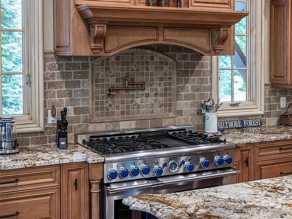 Asheville, North Carolina, 28803, United States, 4 Bedrooms Bedrooms, ,4 BathroomsBathrooms,Residential,Forsale,1986012