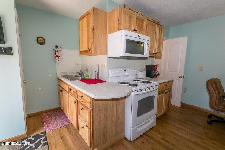 Sevierville, Tennessee, 37862, United States, 3 Bedrooms Bedrooms, ,4 BathroomsBathrooms,Residential,Forsale,1999462