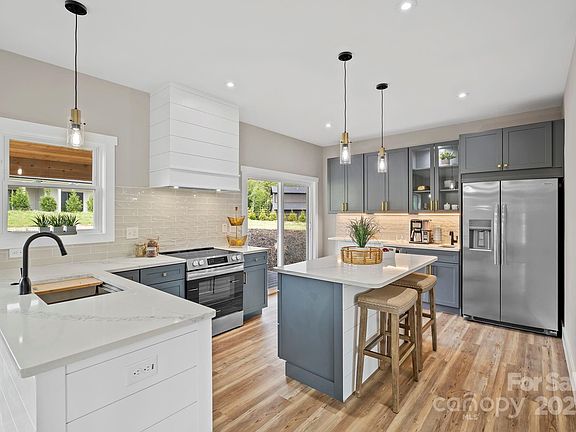 Asheville, North Carolina, 28806, United States, 3 Bedrooms Bedrooms, ,2 BathroomsBathrooms,Residential,Forsale,1986000