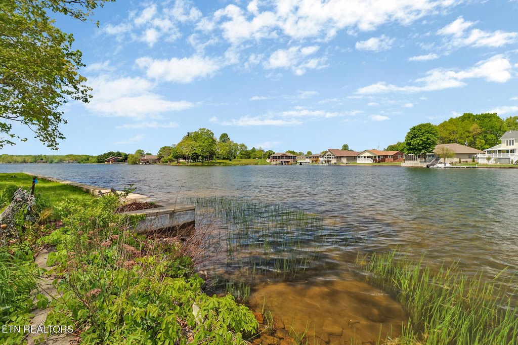 Crossville, Tennessee, 38572, United States, 3 Bedrooms Bedrooms, ,3 BathroomsBathrooms,Residential,Forsale,1959680