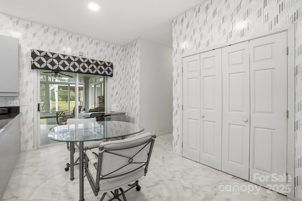 Lake Wylie, South Carolina, 29710, United States, 4 Bedrooms Bedrooms, ,4.5 BathroomsBathrooms,Residential,Forsale,2004559