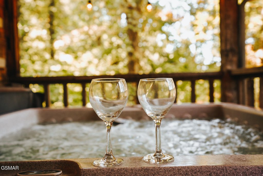 Pigeon Forge, Tennessee, 37863, United States, 1 Bedroom Bedrooms, ,1.5 BathroomsBathrooms,Residential,Forsale,1999442