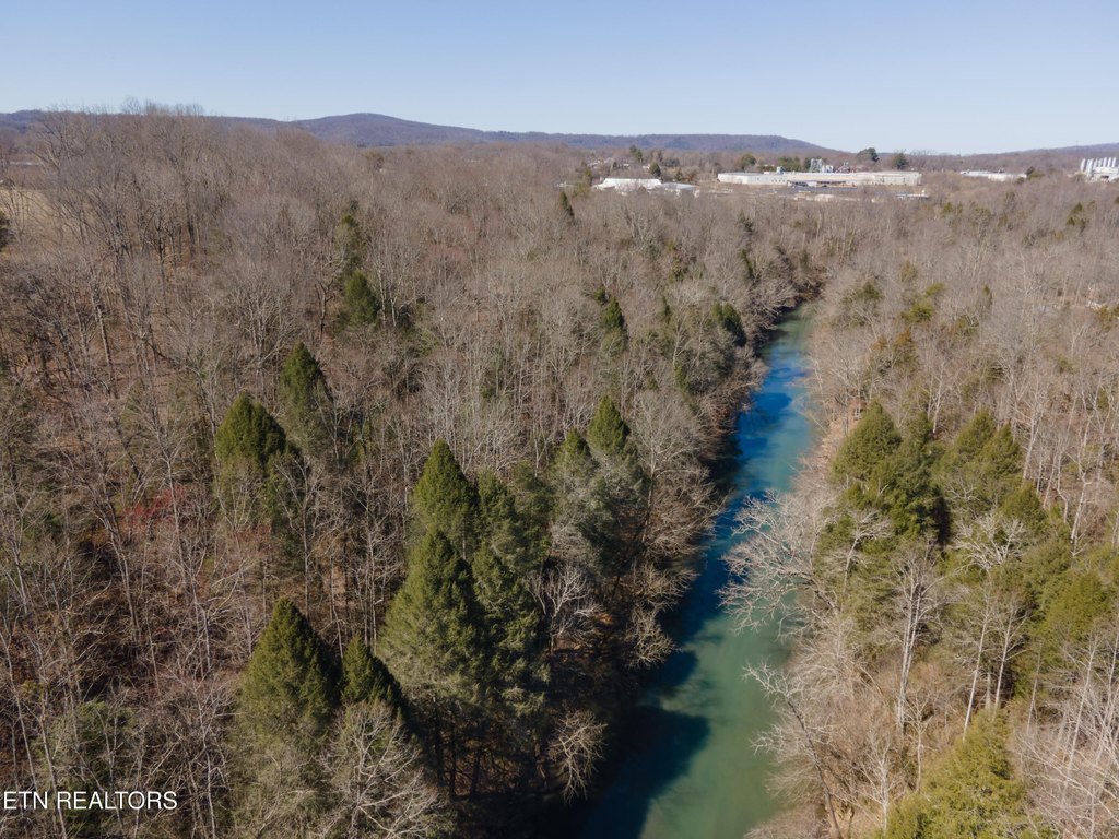 Sparta, Tennessee, 38583, United States, 6 Bedrooms Bedrooms, ,3 BathroomsBathrooms,Residential,Forsale,1885999