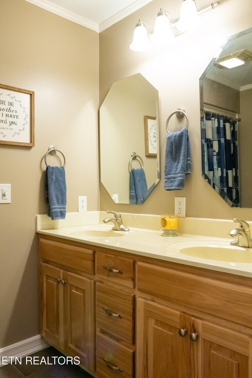 Sparta, Tennessee, 38583, United States, 6 Bedrooms Bedrooms, ,3 BathroomsBathrooms,Residential,Forsale,1885999