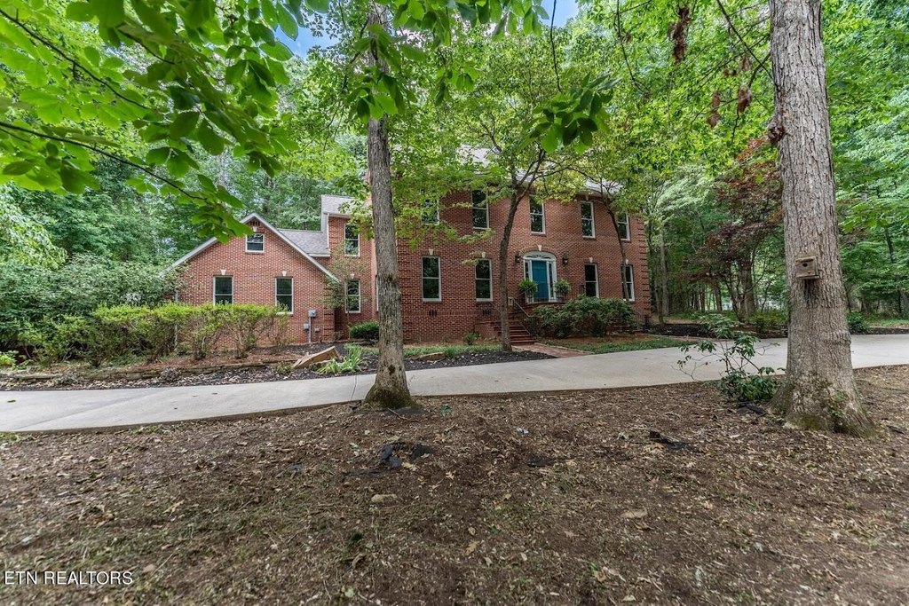 Crossville, Tennessee, 38555, United States, 3 Bedrooms Bedrooms, ,3.5 BathroomsBathrooms,Residential,Forsale,1995006