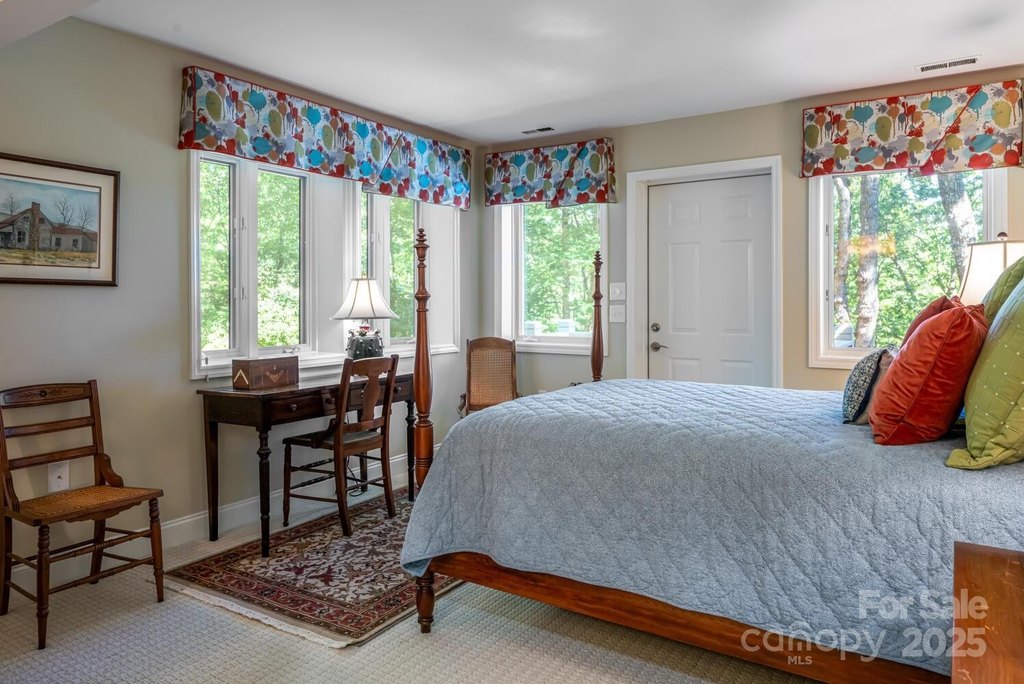 Flat Rock, North Carolina, 28731, United States, 3 Bedrooms Bedrooms, ,3.5 BathroomsBathrooms,Residential,Forsale,1985993