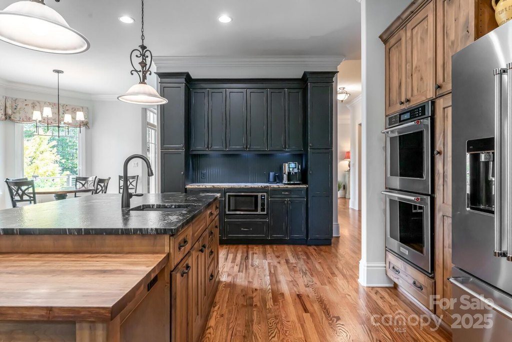 Flat Rock, North Carolina, 28731, United States, 3 Bedrooms Bedrooms, ,3.5 BathroomsBathrooms,Residential,Forsale,1985992