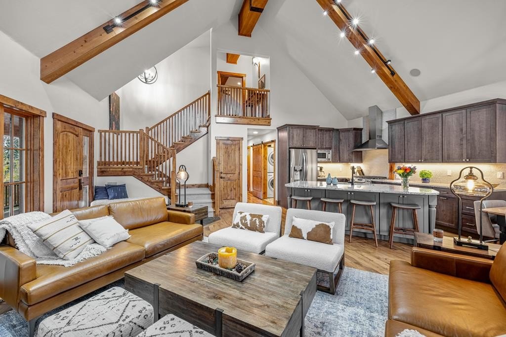 Donnelly, Idaho, 83615, United States, 4 Bedrooms Bedrooms, ,4 BathroomsBathrooms,Residential,Forsale,1996709