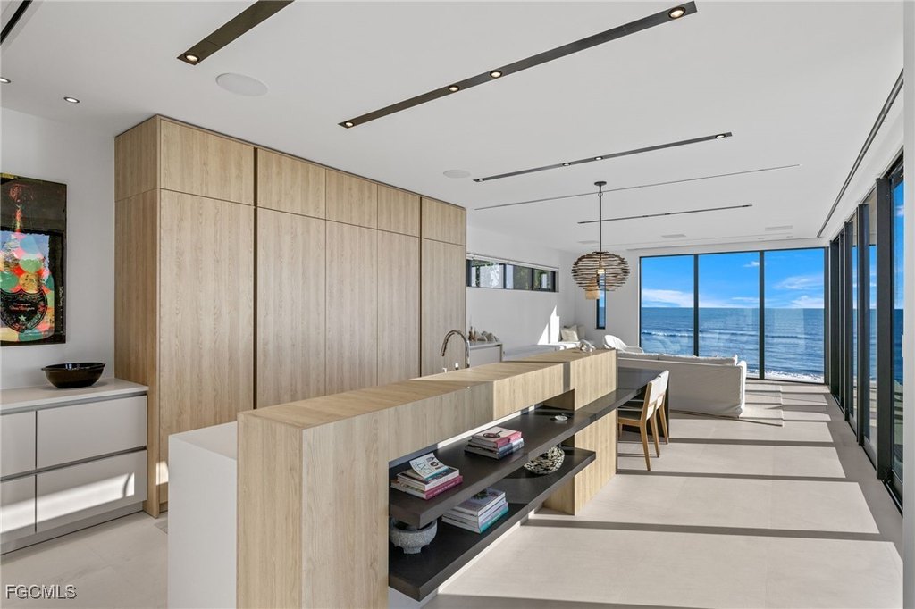 Sanibel, Florida, 33957, United States, 4 Bedrooms Bedrooms, ,4.5 BathroomsBathrooms,Residential,Forsale,1998646