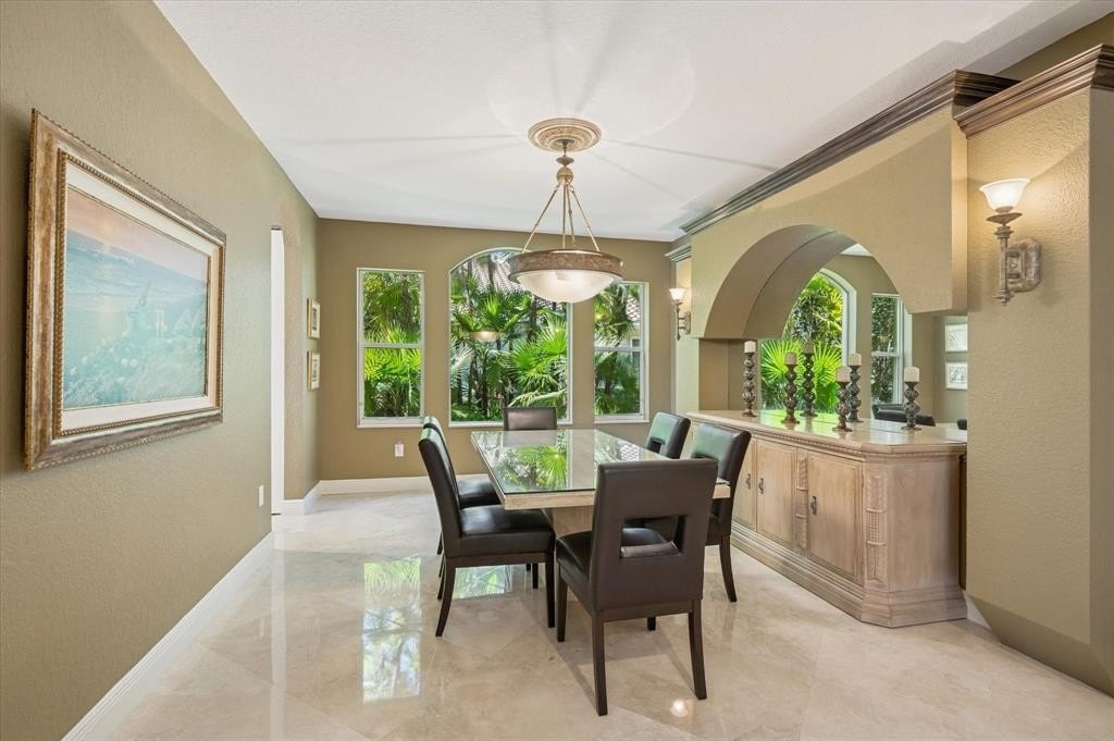 Davie, Florida, 33328, United States, 5 Bedrooms Bedrooms, ,4 BathroomsBathrooms,Residential,Forsale,1994091