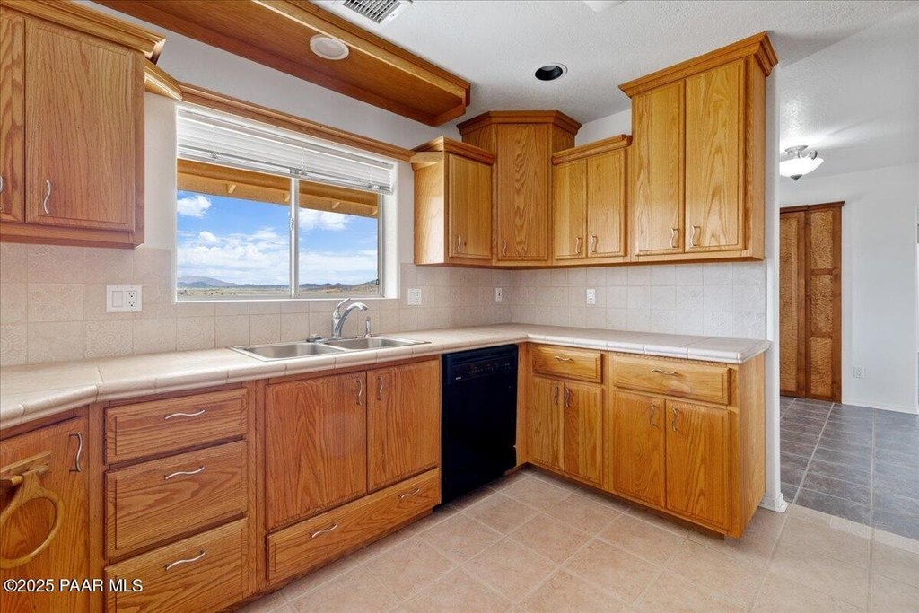 Paulden, Arizona, 86334, United States, 3 Bedrooms Bedrooms, ,2.5 BathroomsBathrooms,Residential,Forsale,1883995