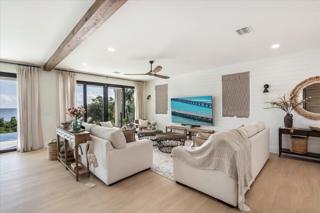 MARATHON, Florida, 33050, United States, 6 Bedrooms Bedrooms, ,6.5 BathroomsBathrooms,Residential,Forsale,2004345