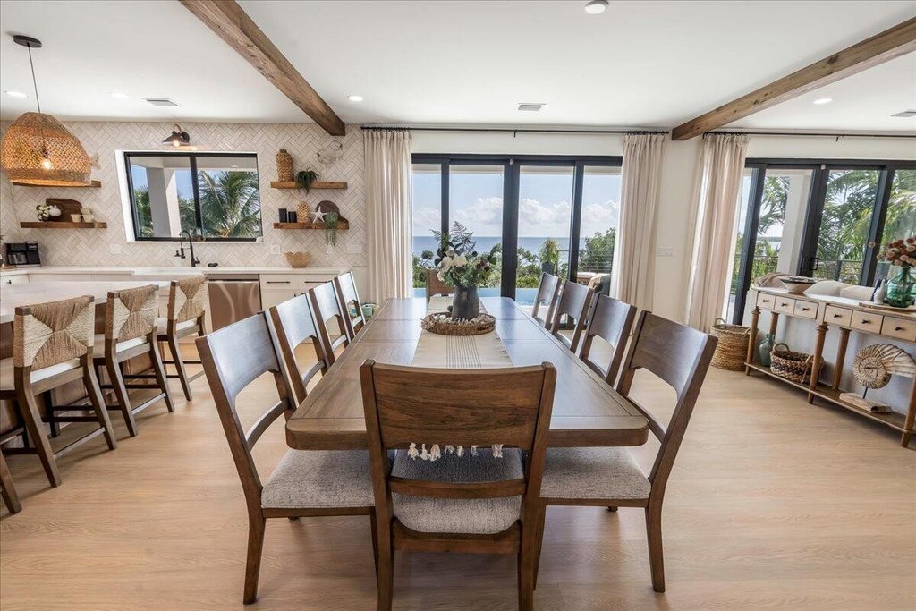 MARATHON, Florida, 33050, United States, 6 Bedrooms Bedrooms, ,6.5 BathroomsBathrooms,Residential,Forsale,2004345